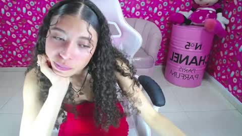 Snapshot of danatella_a chatting on 02-12-25, 07:02 Danatella online show from 02-12-25, 07:02