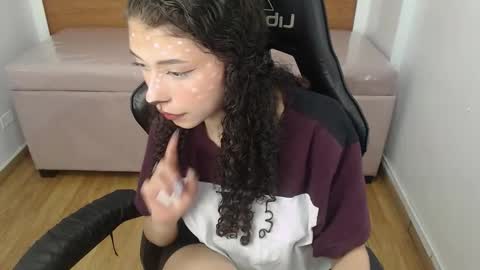 Snapshot of danatella_a chatting on 10-07-25, 01:08 Danatella online show from 10-07-25, 01:08