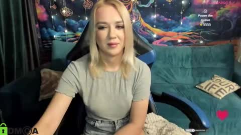 dances_queen online show from 02-15-26, 08:24