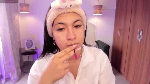 Snapshot of dandara_thompsson chatting on 10-03-25, 07:11 Dandara online show from 10-03-25, 07:11