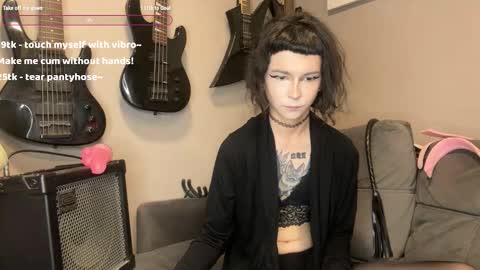 dandelion_sea online show from 10-05-25, 02:37