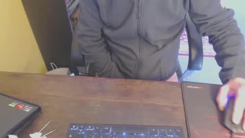 Snapshot of dandotamoon chatting on 11-03-25, 09:10 dandotamoon online show from 11-03-25, 09:10