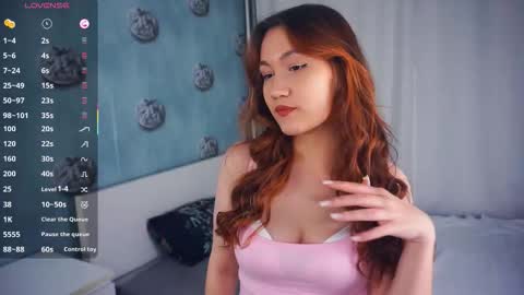 Snapshot of danettecastlen chatting on 12-14-25, 06:45 Astrid online show from 12-14-25, 06:45