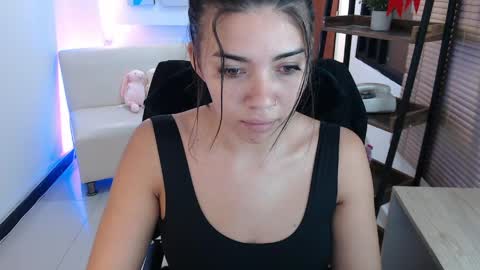 Veronica online show from 04-24-26, 12:07