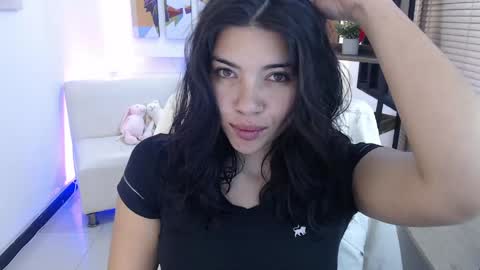 Veronica online show from 04-27-26, 11:52