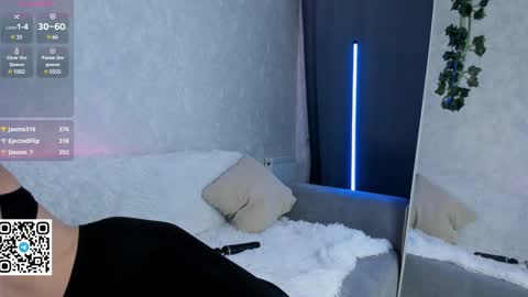 Bella online show from 12-21-24, 01:26