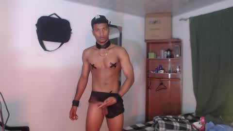 Snapshot of dani_brown19 chatting on 05-08-26, 04:07 dani_brown19 online show from 05-08-26, 04:07