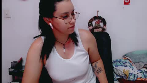 Snapshot of dani_jocelyn chatting on 12-13-24, 08:47 dani y jocelyn online show from 12-13-24, 08:47
