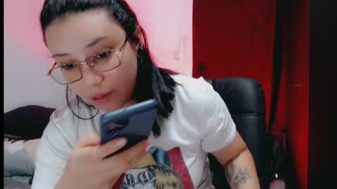 Snapshot of dani_jocelyn chatting on 01-21-25, 06:34 dani y jocelyn online show from 01-21-25, 06:34