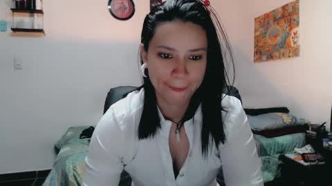 Snapshot of dani_jocelyn chatting on 03-04-25, 11:19 dani y jocelyn online show from 03-04-25, 11:19