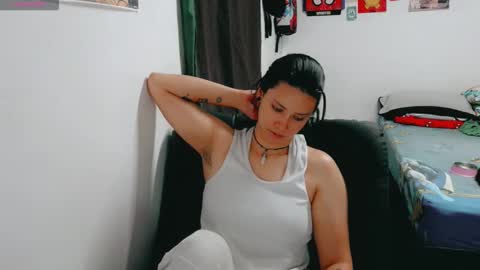 Snapshot of dani_jocelyn chatting on 10-12-25, 07:35 dani y jocelyn online show from 10-12-25, 07:35