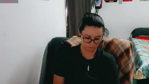 Snapshot of dani_jocelyn chatting on 10-28-25, 07:38 dani y jocelyn online show from 10-28-25, 07:38