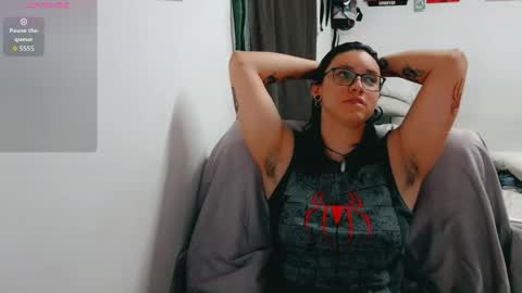 Snapshot of dani_jocelyn chatting on 10-31-25, 07:26 dani y jocelyn online show from 10-31-25, 07:26