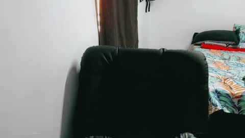 Snapshot of dani_jocelyn chatting on 11-10-25, 07:24 dani y jocelyn online show from 11-10-25, 07:24