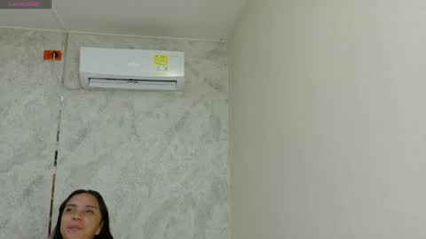Snapshot of dani_lue chatting on 05-18-26, 12:44 dani_lue online show from 05-18-26, 12:44