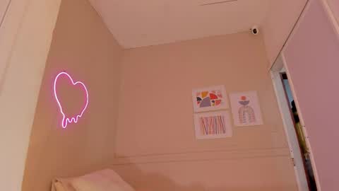 Hi I am Dani online show from 11-10-25, 11:42