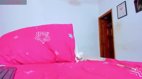 Snapshot of dania_wi chatting on 11-25-25, 10:10 DANIA online show from 11-25-25, 10:10