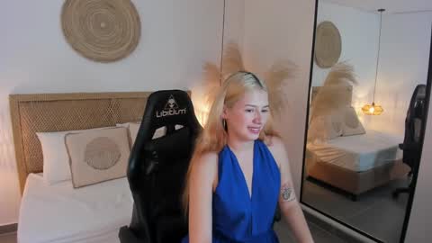 D A N I A online show from 09-30-25, 11:59