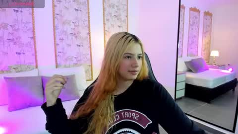 Snapshot of daniand_ chatting on 11-01-25, 02:02 D A N I A online show from 11-01-25, 02:02