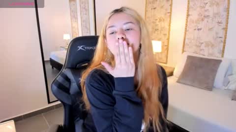 Snapshot of daniand_ chatting on 11-05-25, 02:55 D A N I A online show from 11-05-25, 02:55