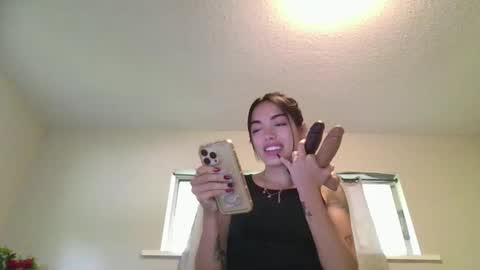 danidivina777 online show from 09-08-25, 10:20