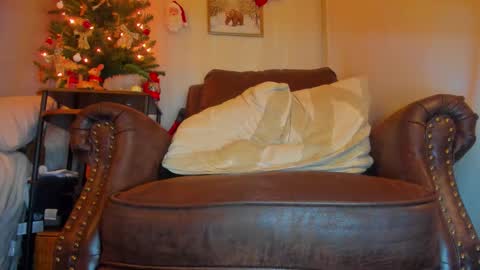 Snapshot of danidollxxx chatting on 12-05-25, 04:32 danidollxxx online show from 12-05-25, 04:32