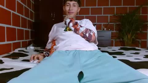 Snapshot of daniel_deluxx chatting on 06-16-26, 03:31 daniel_deluxx online show from 06-16-26, 03:31