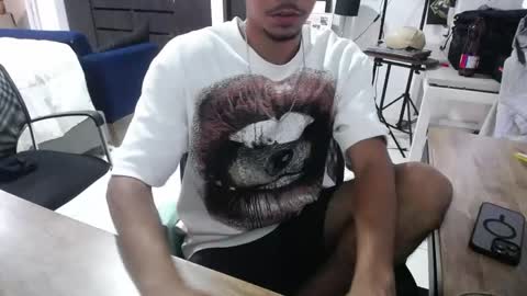 Snapshot of daniel_velez26 chatting on 05-25-26, 07:31 daniel_velez26 online show from 05-25-26, 07:31