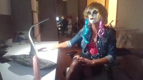 newcumer online show from 12-06-24, 01:11