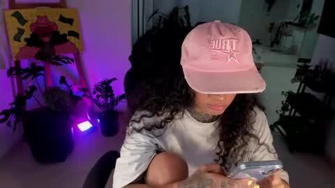 Snapshot of daniela_arenas chatting on 04-22-26, 01:19 daniela_arenas online show from 04-22-26, 01:19