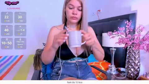 daniela online show from 03-29-26, 01:11