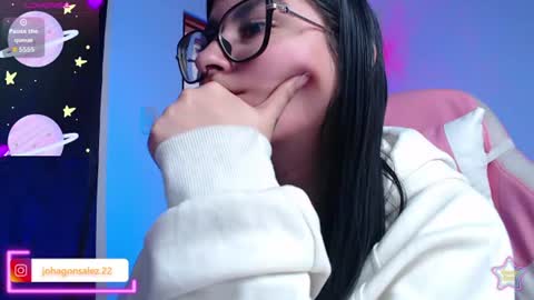 Snapshot of daniela_cute22 chatting on 06-08-26, 04:18 DANIELA online show from 06-08-26, 04:18