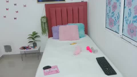 daniela_lan online show from 10-17-25, 10:07