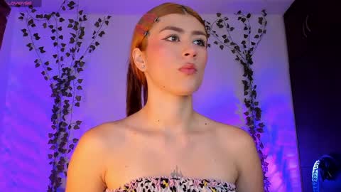 Snapshot of daniela_saenz1 chatting on 01-23-25, 10:33 Dani Saenz online show from 01-23-25, 10:33