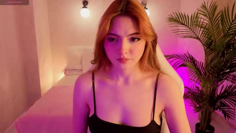 Daniela online show from 11-16-25, 09:04