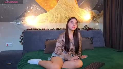 Hi my name is Daniela Im new here but I really like to chat online show from 11-07-25, 03:23