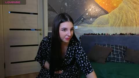 Hi my name is Daniela Im new here but I really like to chat online show from 11-11-25, 04:18