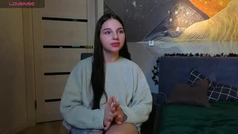 Hi my name is Daniela Im new here but I really like to chat online show from 11-12-25, 03:23