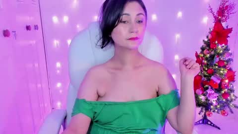 Snapshot of danielahot2 chatting on 12-26-24, 10:05 Daniela online show from 12-26-24, 10:05