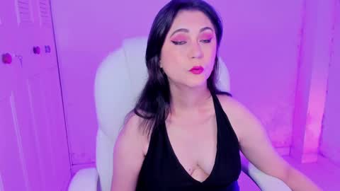 Snapshot of danielahot2 chatting on 01-21-25, 06:33 Daniela online show from 01-21-25, 06:33