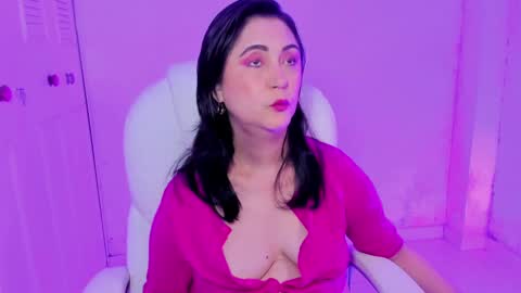 Snapshot of danielahot2 chatting on 01-22-25, 06:10 Daniela online show from 01-22-25, 06:10