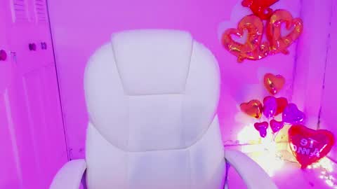 Snapshot of danielahot2 chatting on 02-11-25, 07:02 Daniela online show from 02-11-25, 07:02