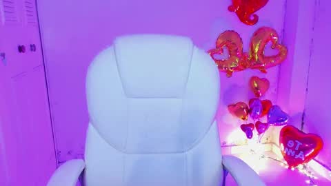 Snapshot of danielahot2 chatting on 02-17-25, 09:35 Daniela online show from 02-17-25, 09:35