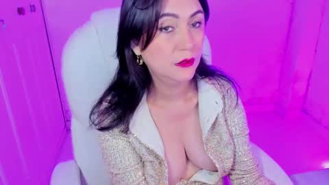 Snapshot of danielahot2 chatting on 02-20-25, 07:01 Daniela online show from 02-20-25, 07:01