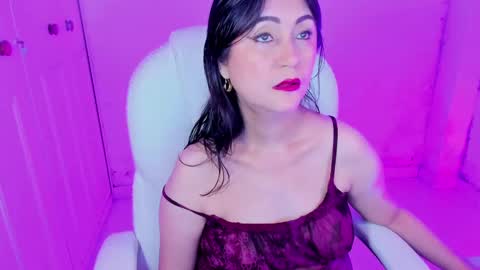 Snapshot of danielahot2 chatting on 02-22-25, 05:55 Daniela online show from 02-22-25, 05:55