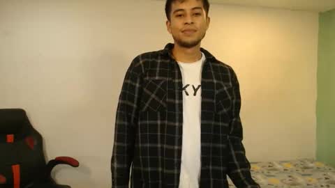 Snapshot of danielitopapii chatting on 05-26-26, 01:18 danielitopapii online show from 05-26-26, 01:18