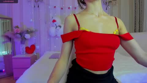 Snapshot of danielle_thomas chatting on 02-22-25, 12:08 Danielle online show from 02-22-25, 12:08