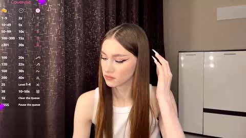 Snapshot of daniellecorra chatting on 02-26-26, 05:23 Trisha wanna play Meow online show from 02-26-26, 05:23