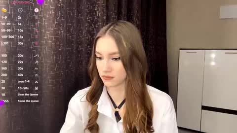 Snapshot of daniellecorra chatting on 02-27-26, 05:24 Trisha wanna play Meow online show from 02-27-26, 05:24