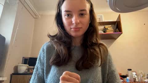 Mia online show from 10-27-25, 06:50